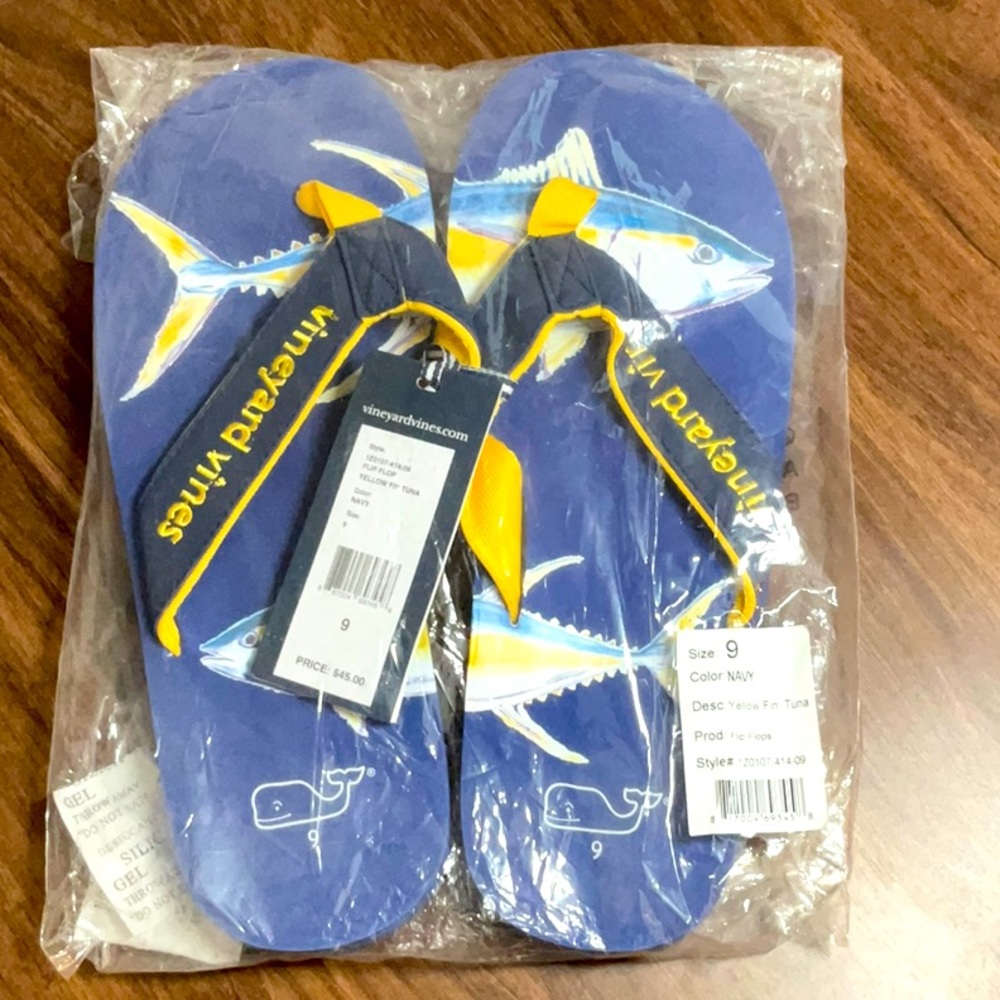 NEW Vineyard Vines Flip Flops